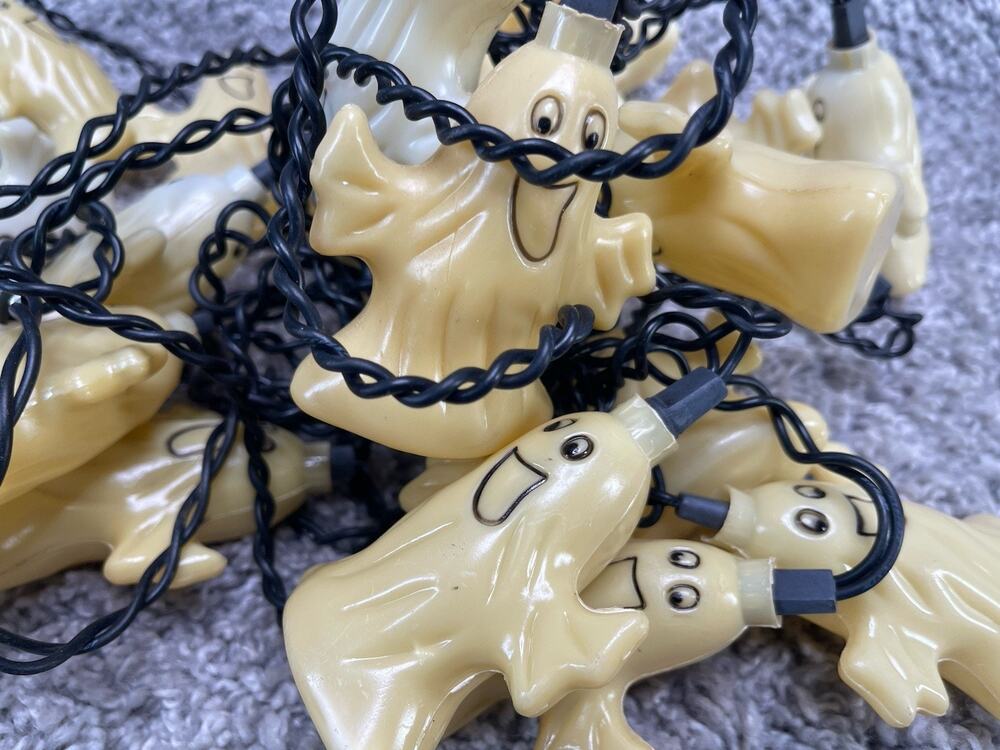 Vintage Halloween Happy Ghost Blow Mold 20 String Lights Working Home Decoration